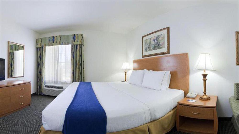 Holiday Inn Express Hotel & Suites Columbus By Ihg Εξωτερικό φωτογραφία