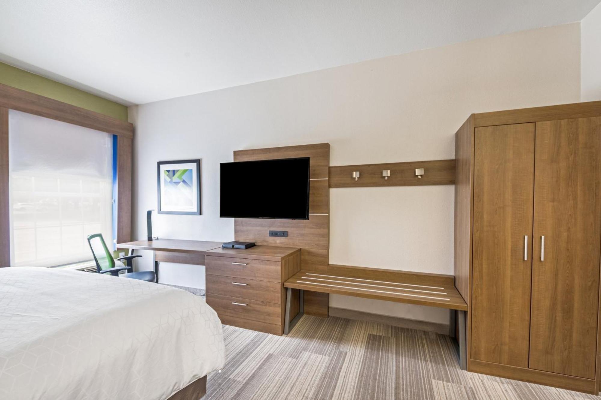 Holiday Inn Express Hotel & Suites Columbus By Ihg Εξωτερικό φωτογραφία