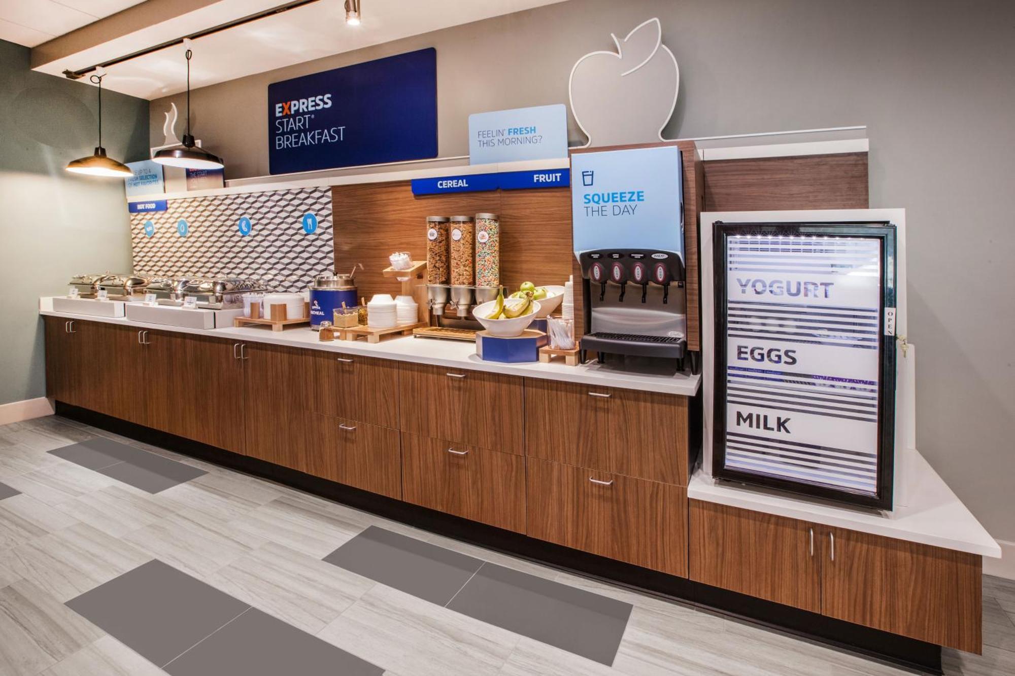Holiday Inn Express Hotel & Suites Columbus By Ihg Εξωτερικό φωτογραφία