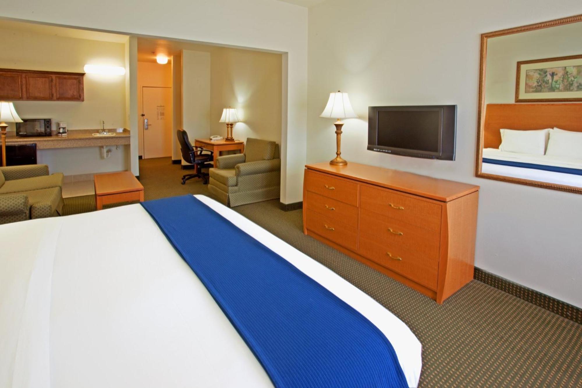 Holiday Inn Express Hotel & Suites Columbus By Ihg Εξωτερικό φωτογραφία