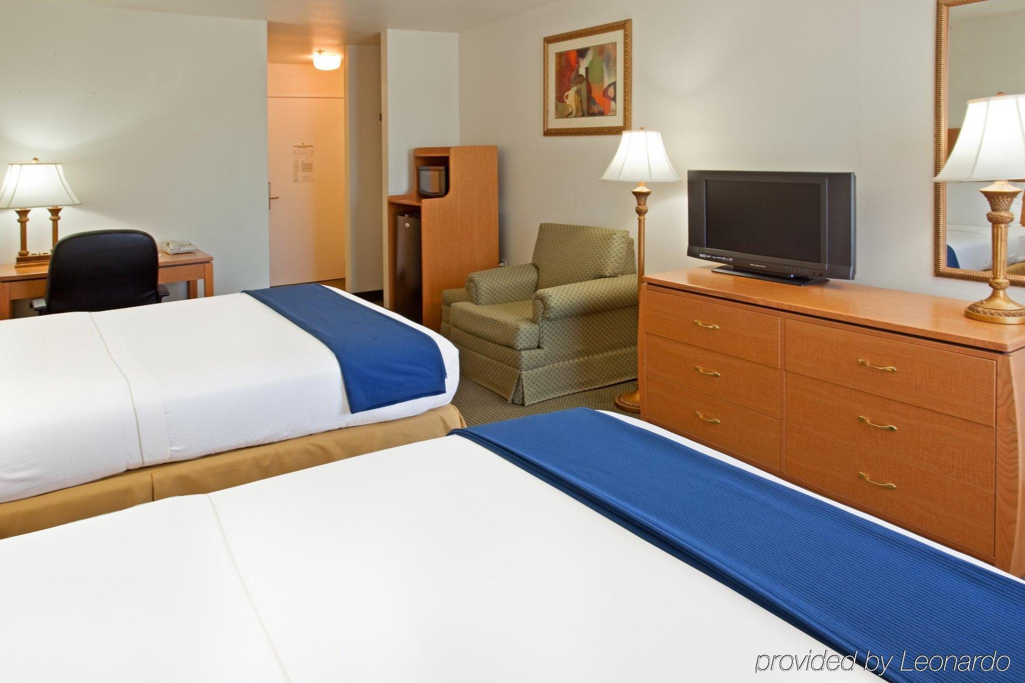 Holiday Inn Express Hotel & Suites Columbus By Ihg Δωμάτιο φωτογραφία