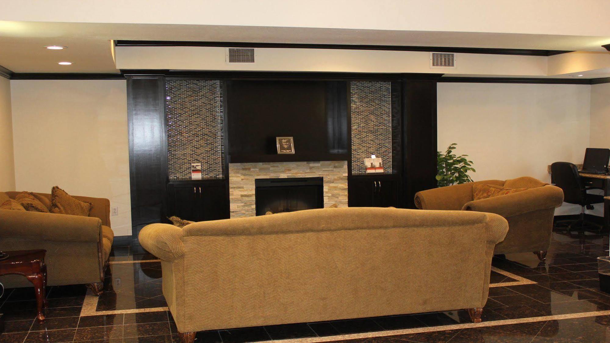 Holiday Inn Express Hotel & Suites Columbus By Ihg Εξωτερικό φωτογραφία