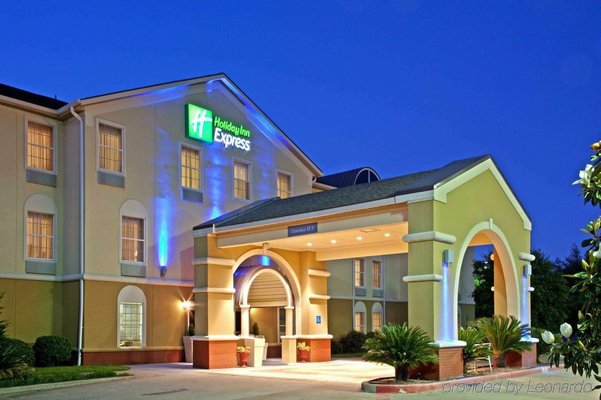 Holiday Inn Express Hotel & Suites Columbus By Ihg Εξωτερικό φωτογραφία