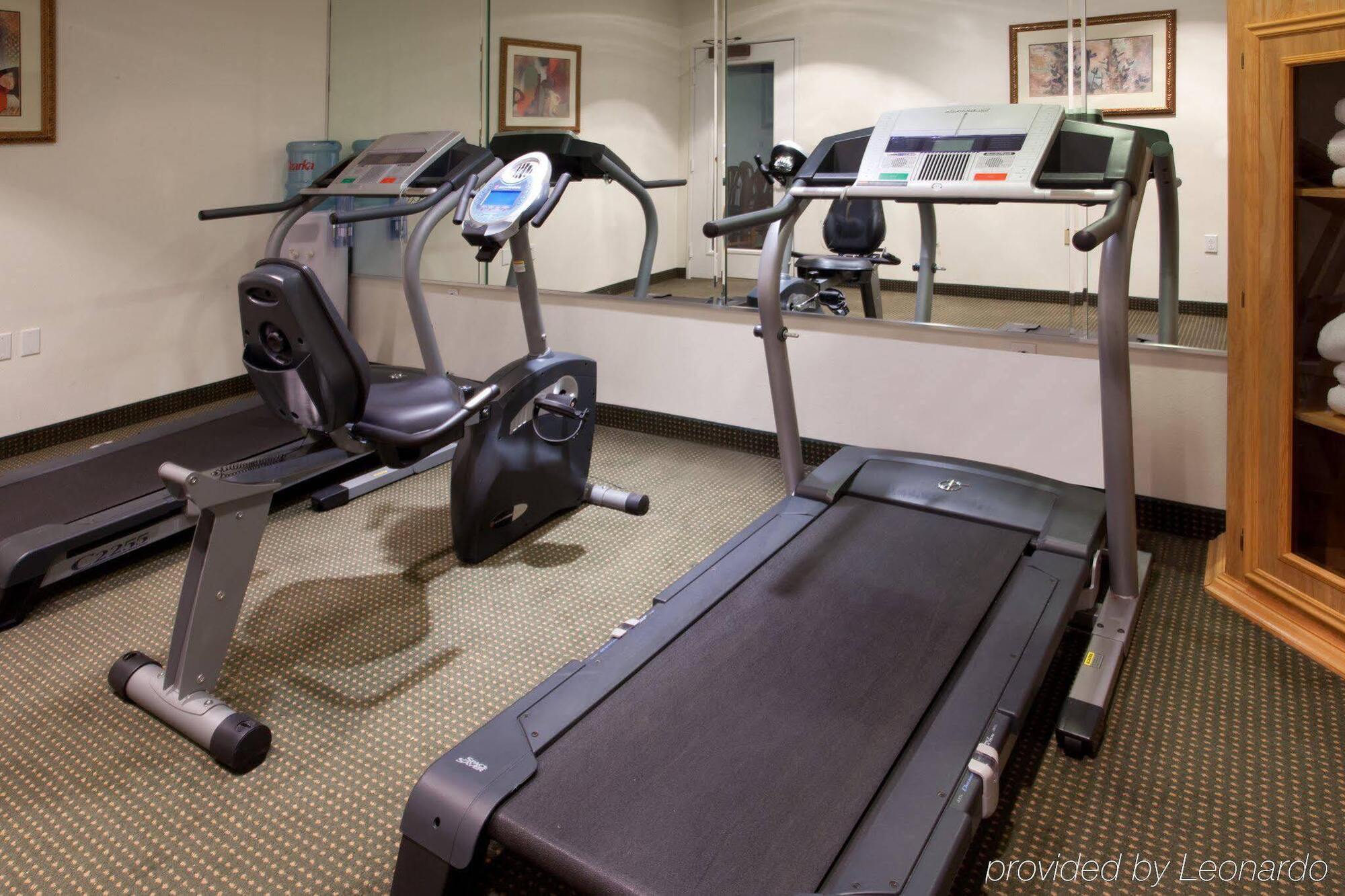 Holiday Inn Express Hotel & Suites Columbus By Ihg Εξωτερικό φωτογραφία